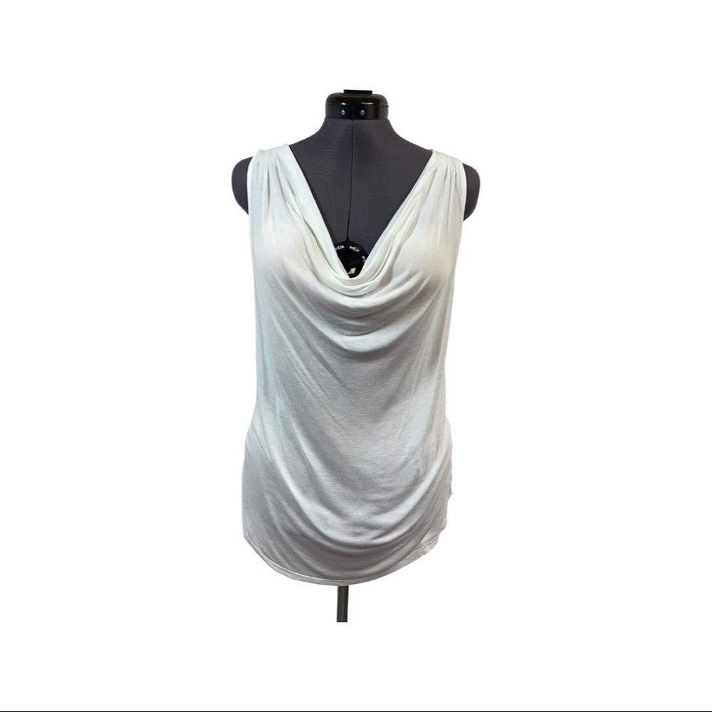 New York & Company Sleeveless Scoop Neck Top